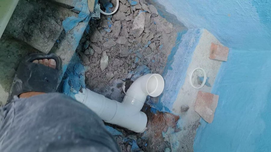 排水管改造后的效果 /posts/life/20260716-squat-toilet-issue/images/20260716-drainage-pipe-after-renovation.jpg